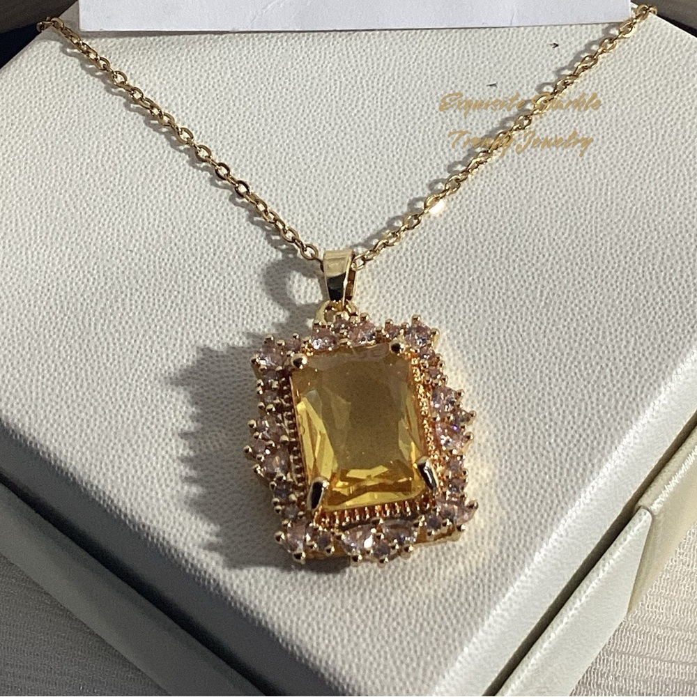 💋10k Gold Gorgeous Radiant Cut Champagne Cz Diamond Pendant Necklace